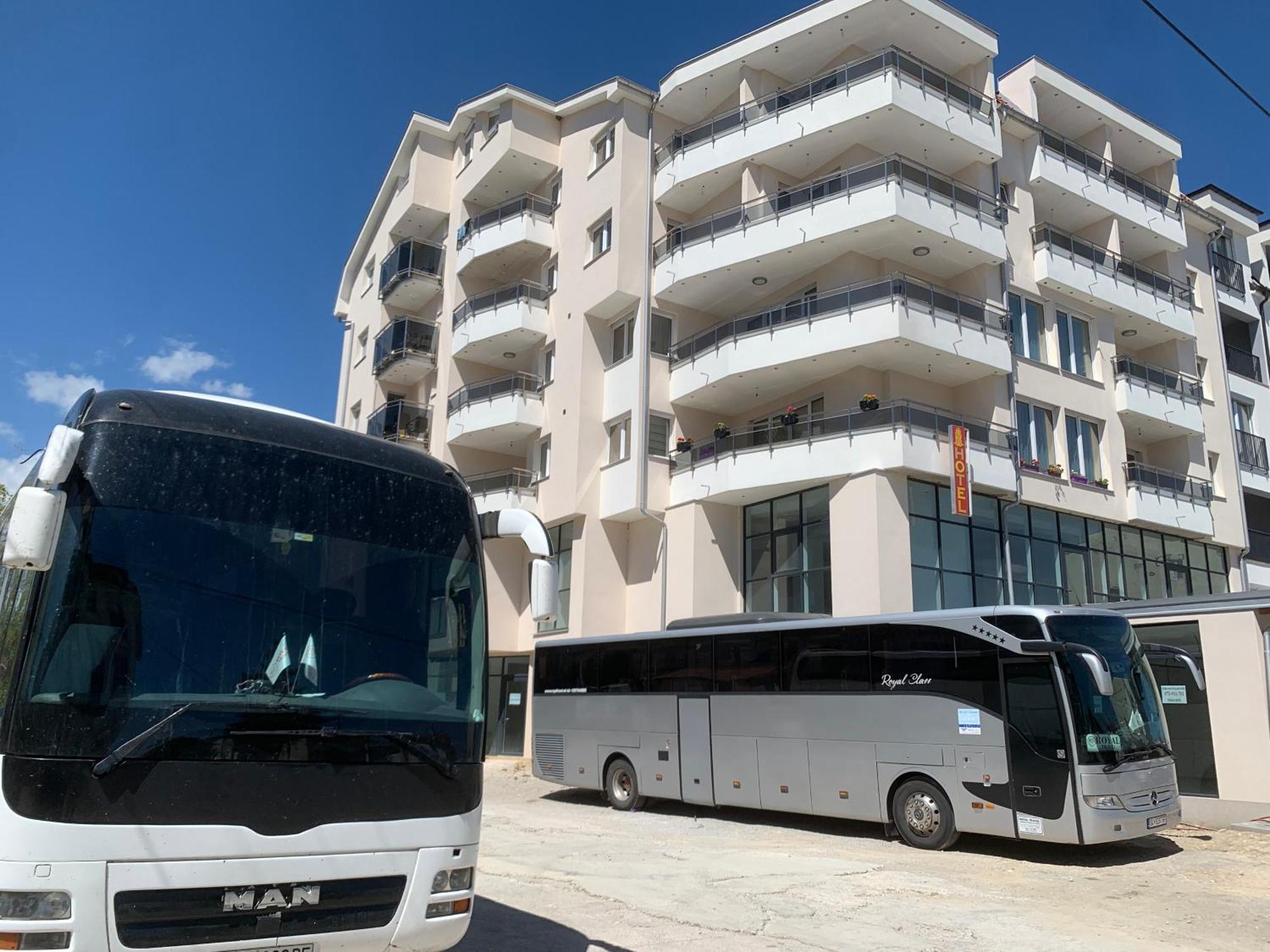 Hotel Majestic ستروغا المظهر الخارجي الصورة