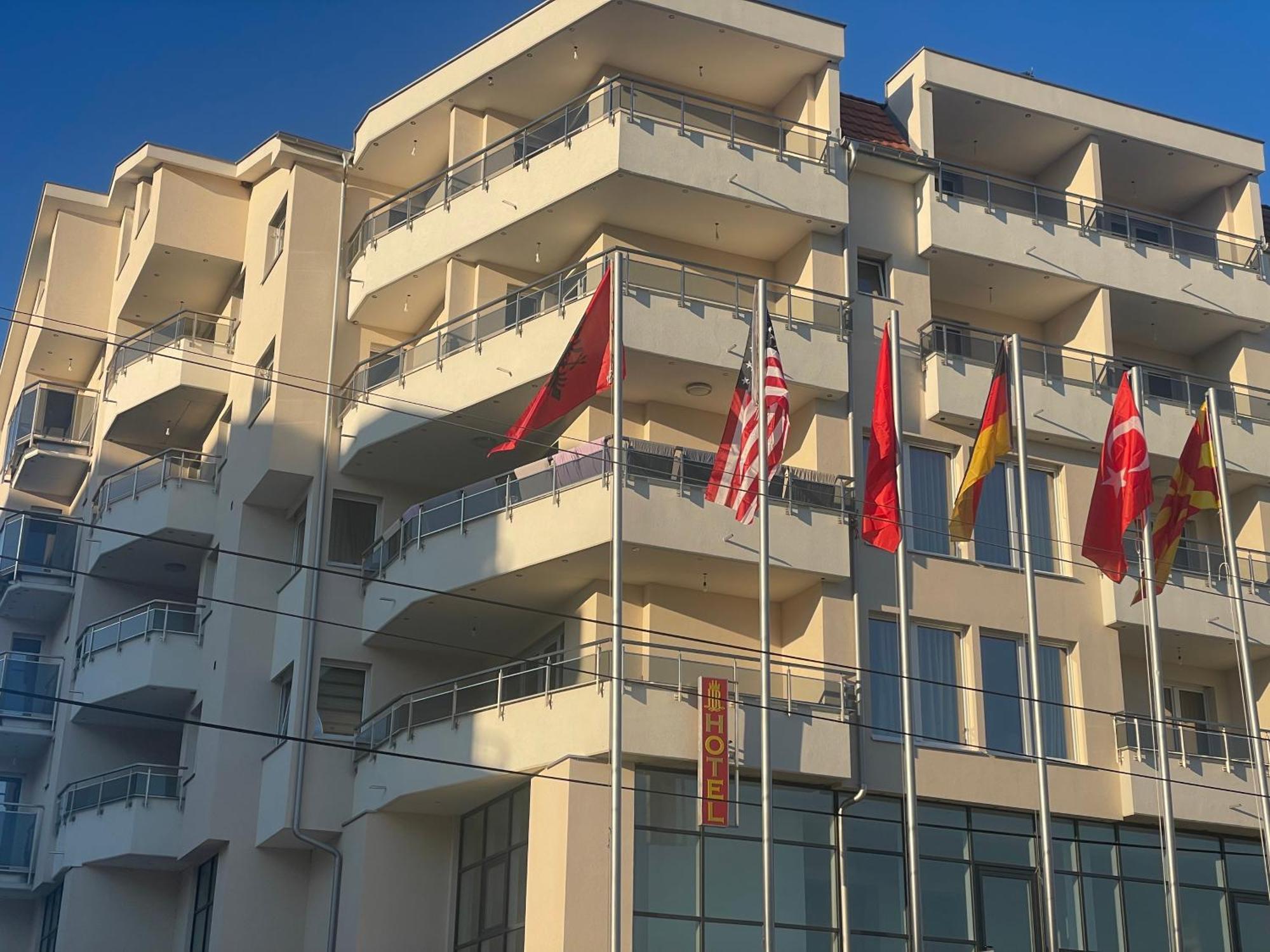 Hotel Majestic ستروغا المظهر الخارجي الصورة