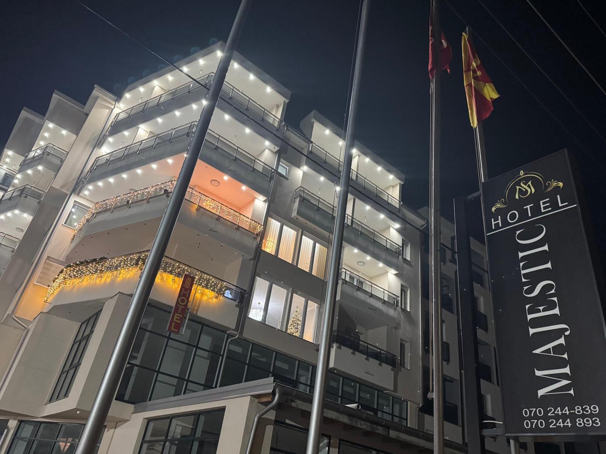 Hotel Majestic ستروغا المظهر الخارجي الصورة