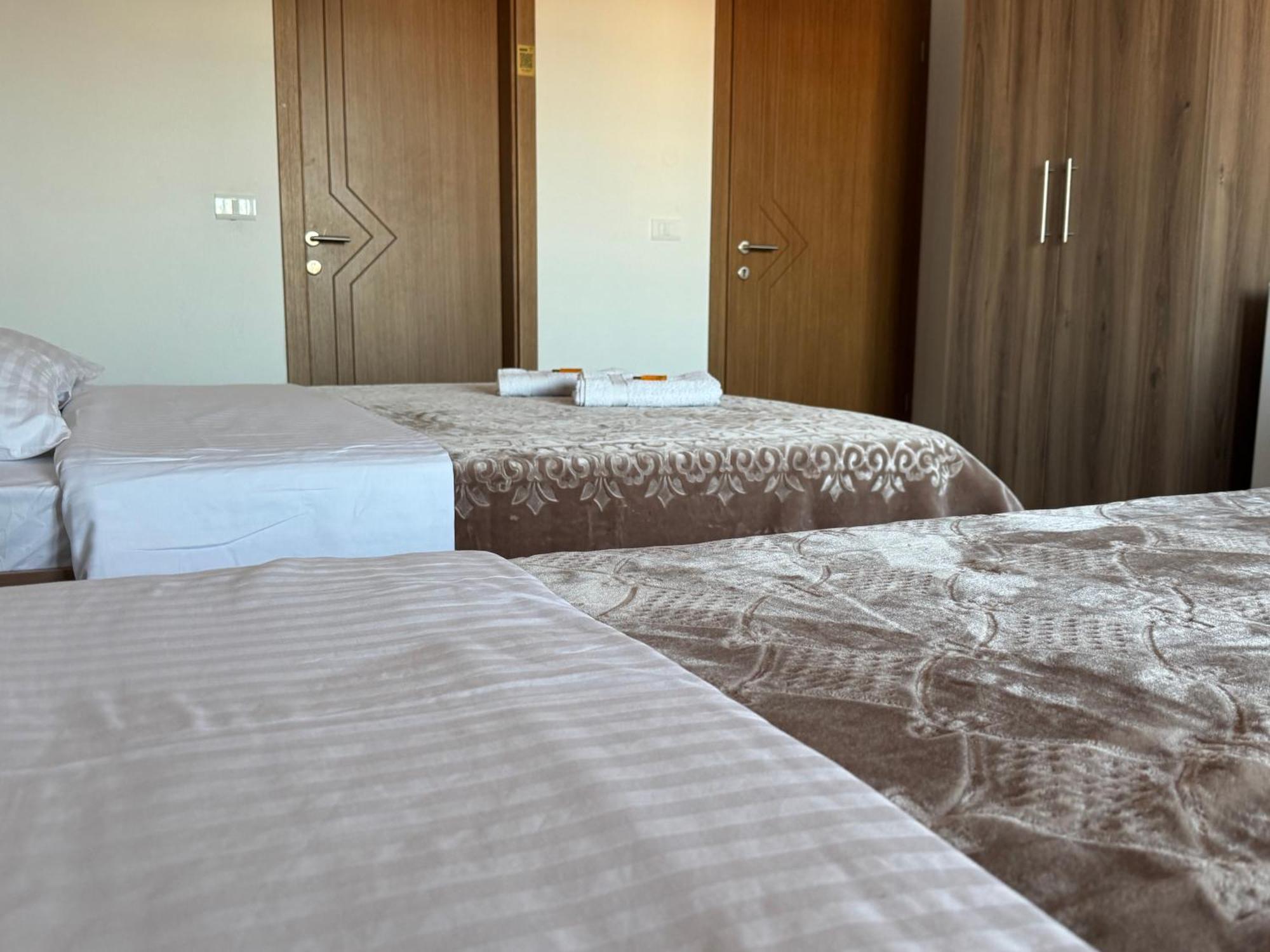 Hotel Majestic ستروغا المظهر الخارجي الصورة