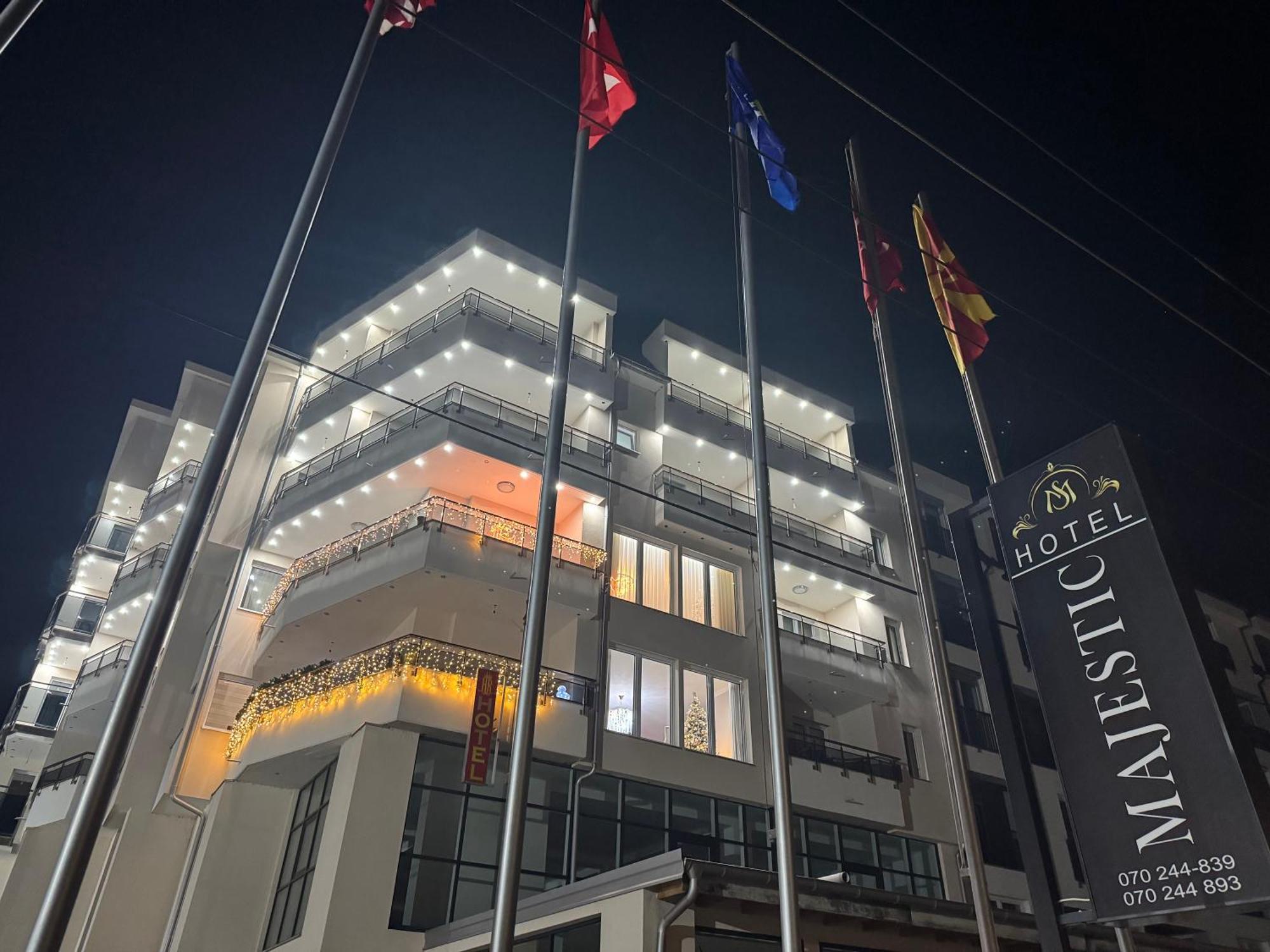 Hotel Majestic ستروغا المظهر الخارجي الصورة