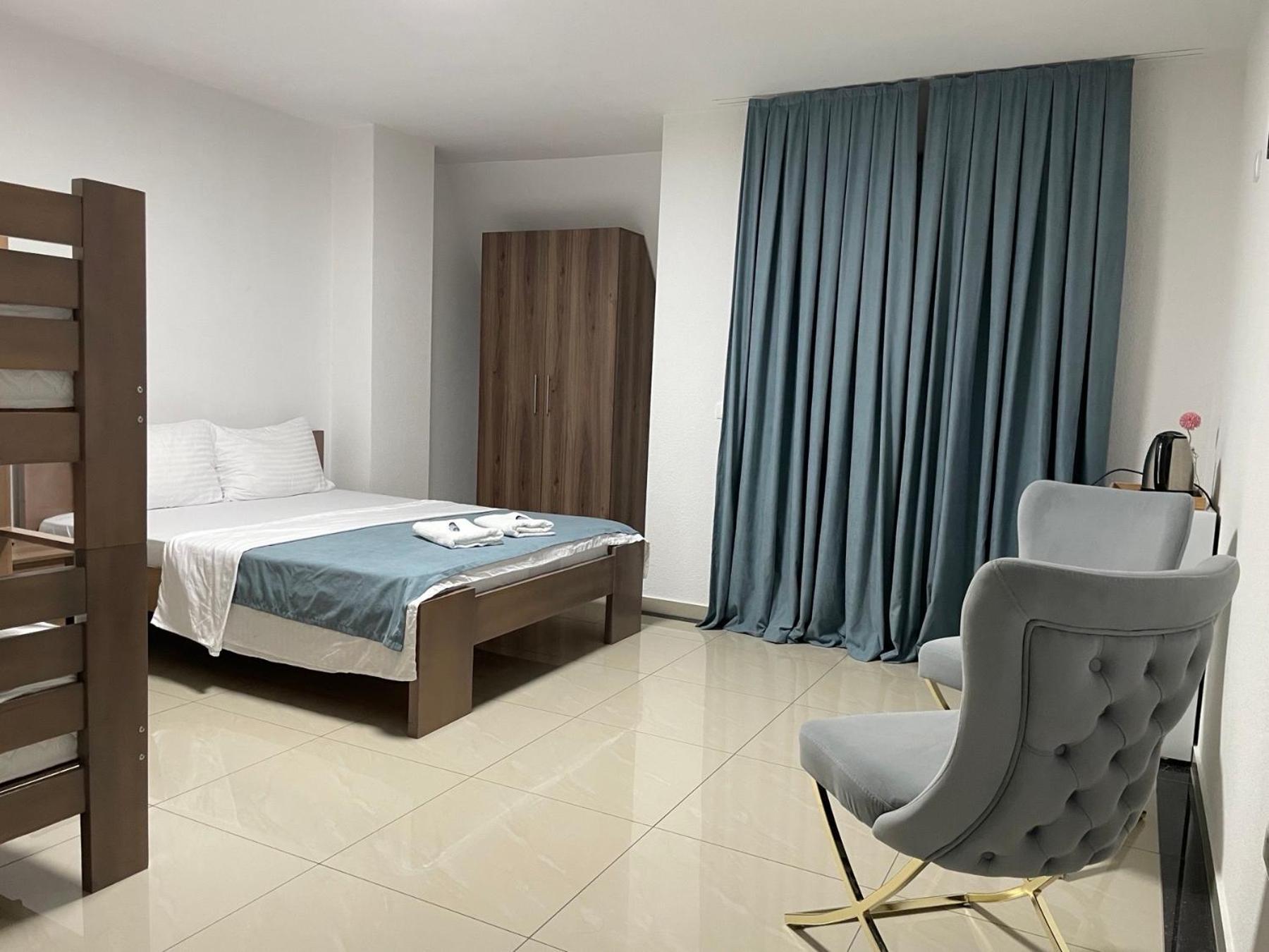 Hotel Majestic ستروغا المظهر الخارجي الصورة